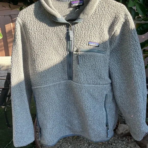 Patagonia Gray Fleece Sweatshirt - Picture 2 of 5